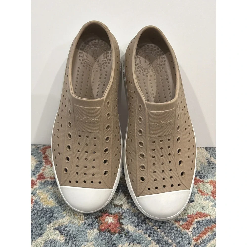Native Jefferson Shoes Kids J4 Youth Tan Water Friendly Gorpcore EUC